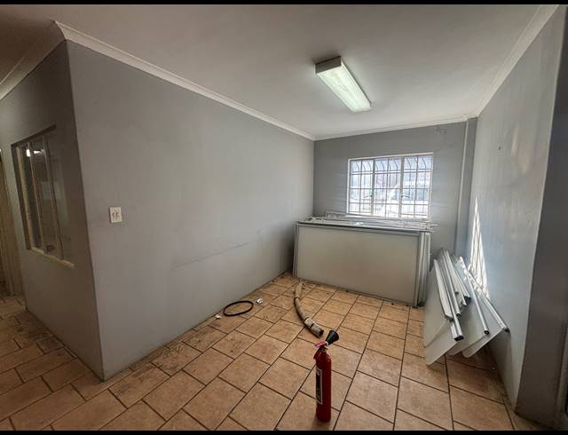 528M² WAREHOUSE TO LET IN PAROW INDUSTRIAL